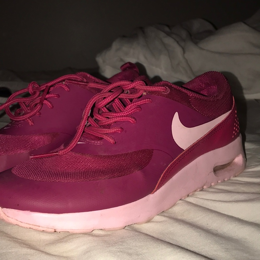 LIKE NEW Nike Air Max Thea Magenta/Pink